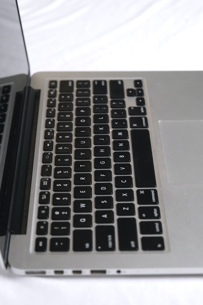 refurbished macbook by doosraa - 2